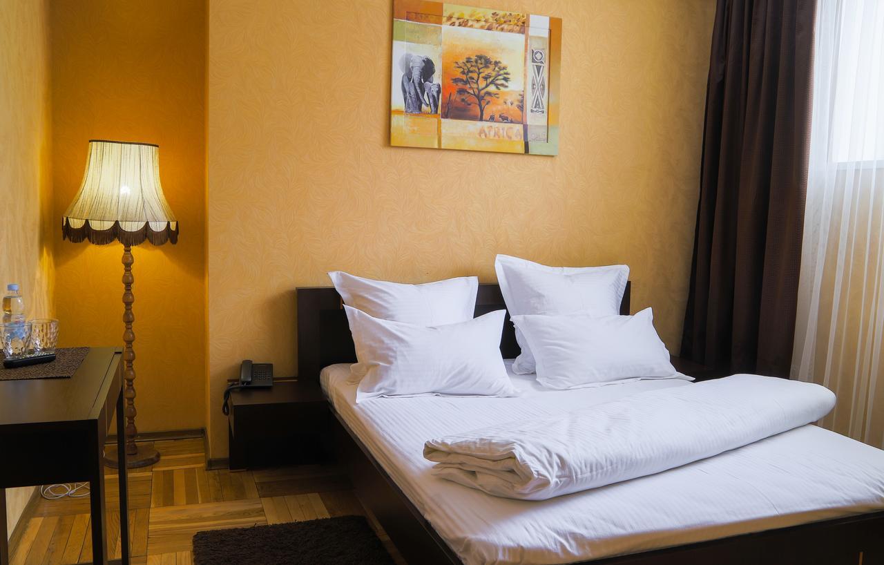 Safari-Club Hotel Виниця Екстериор снимка