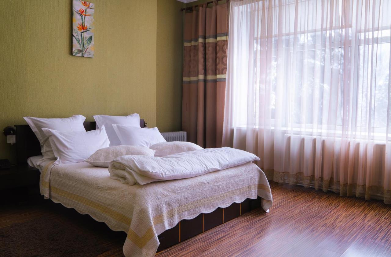 Safari-Club Hotel Виниця Екстериор снимка
